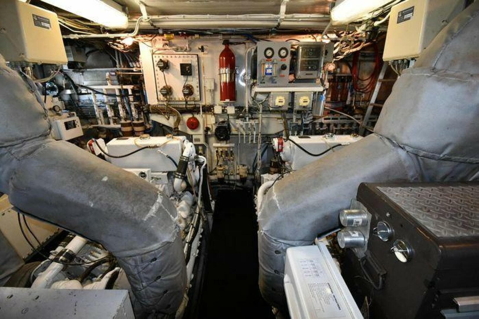 1986 Lowland 64 Pilot House Long Range — photo 151