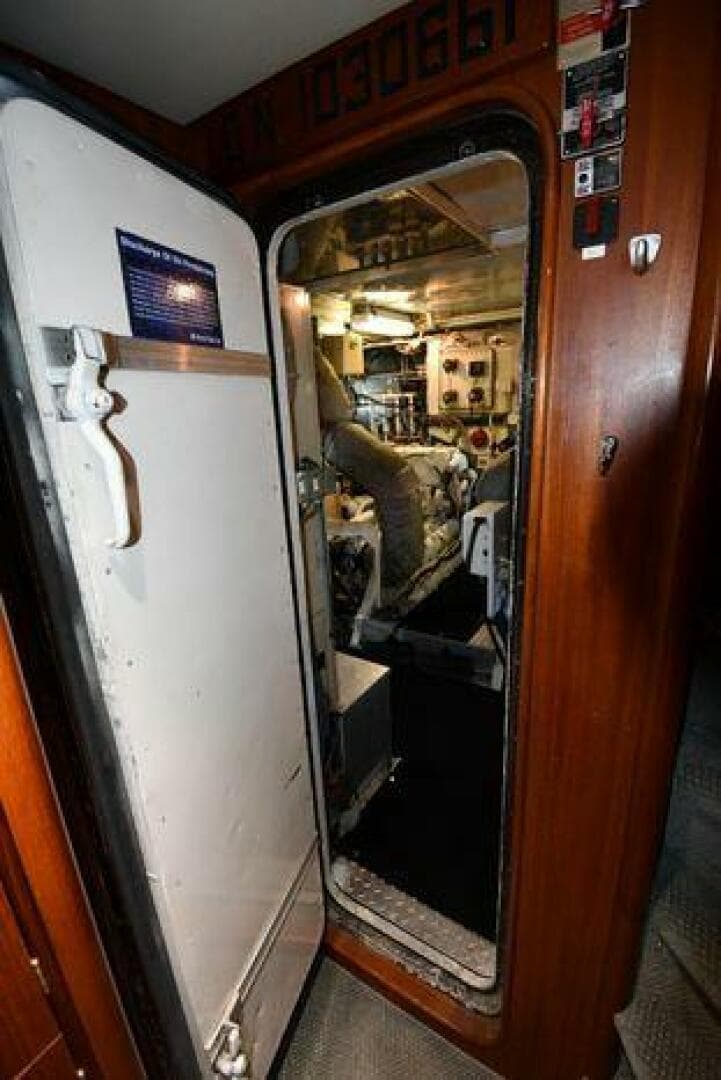 1986 Lowland 64 Pilot House Long Range — photo 150