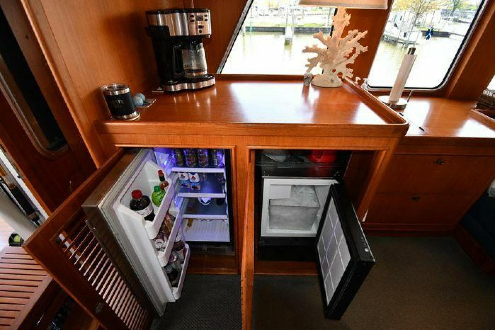 1986 Lowland 64 Pilot House Long Range — photo 189