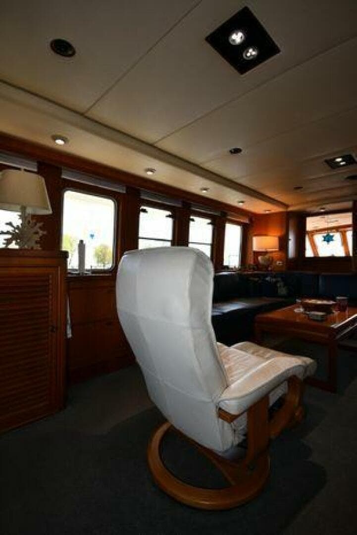 1986 Lowland 64 Pilot House Long Range — photo 96