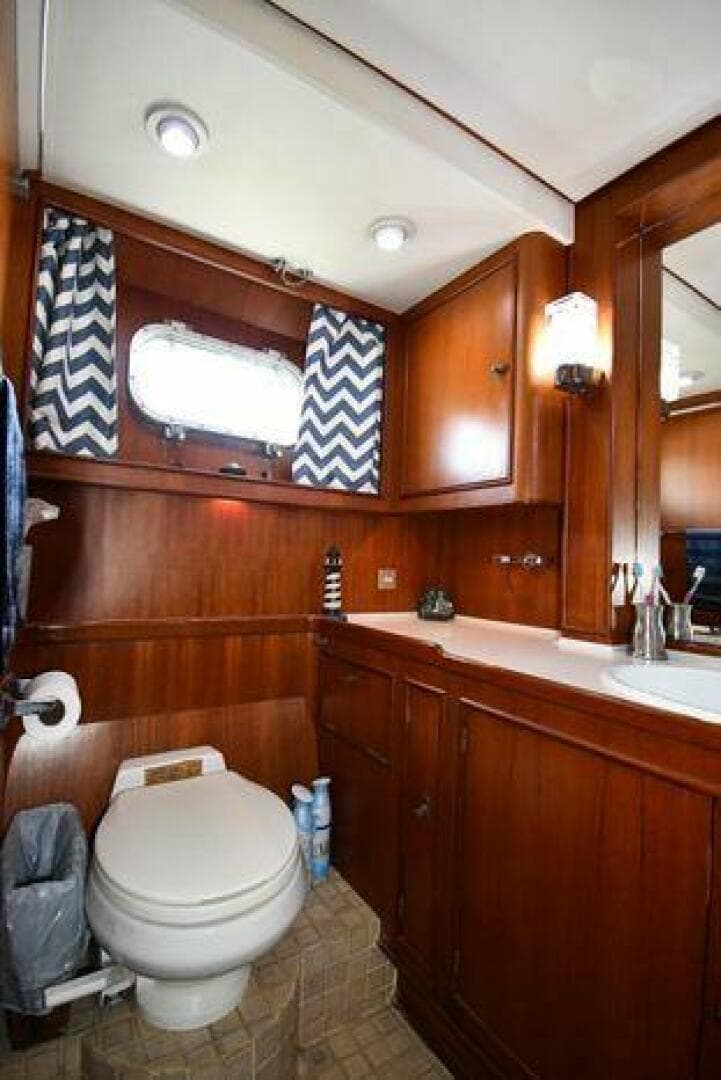 1986 Lowland 64 Pilot House Long Range — photo 148