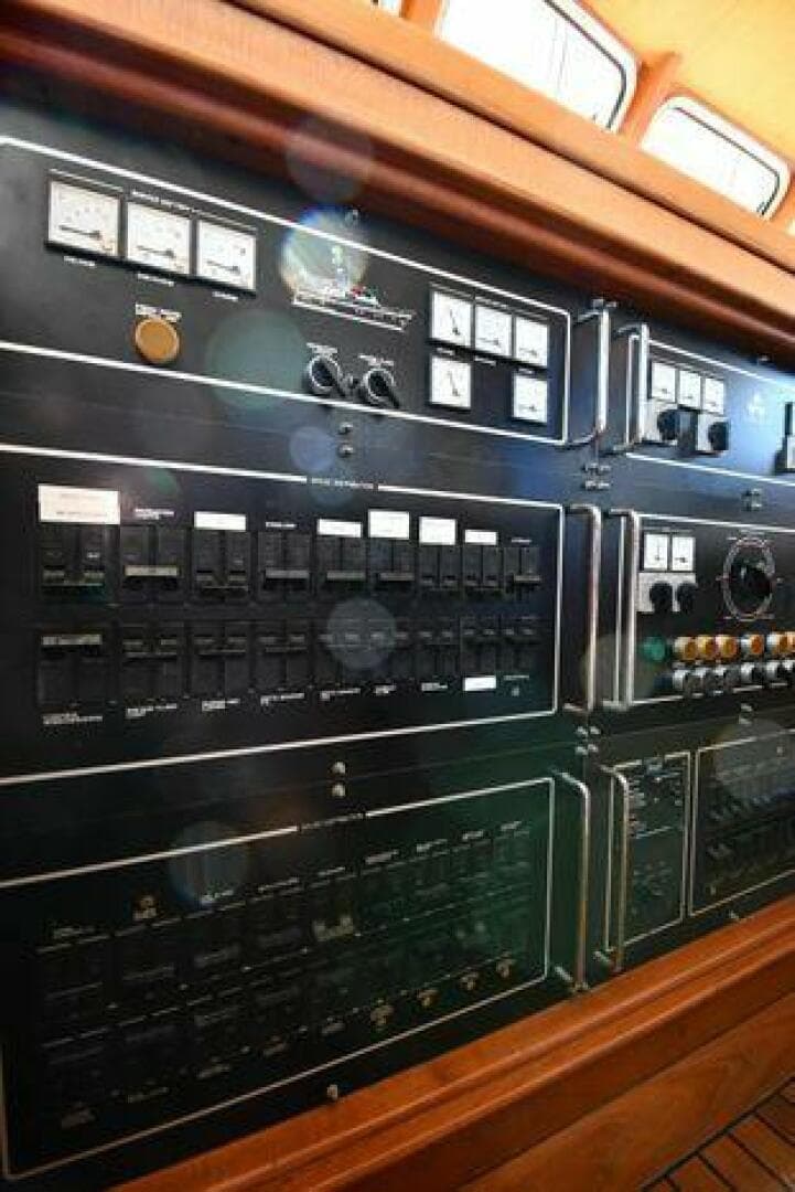 1986 Lowland 64 Pilot House Long Range — photo 196