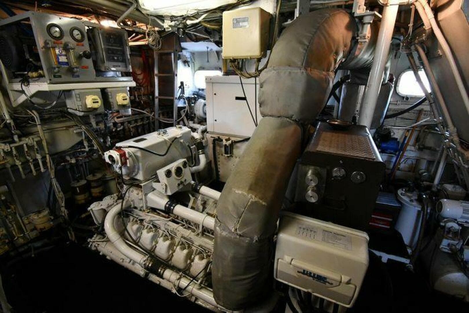 1986 Lowland 64 Pilot House Long Range — photo 152