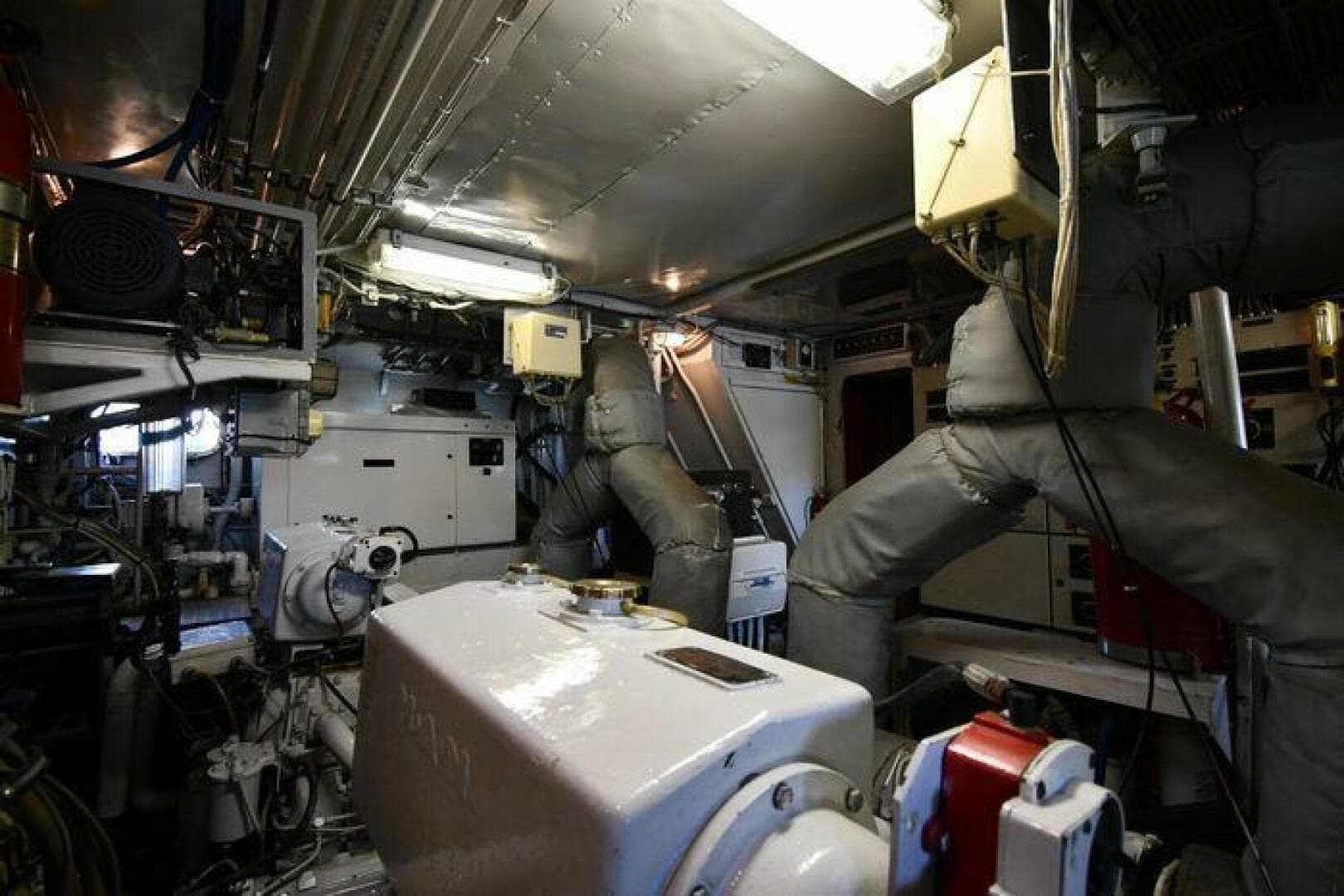 1986 Lowland 64 Pilot House Long Range — photo 167