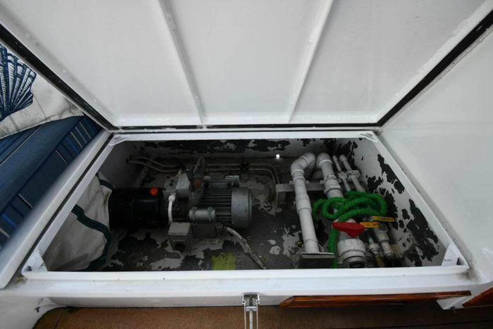 1986 Lowland 64 Pilot House Long Range — photo 204