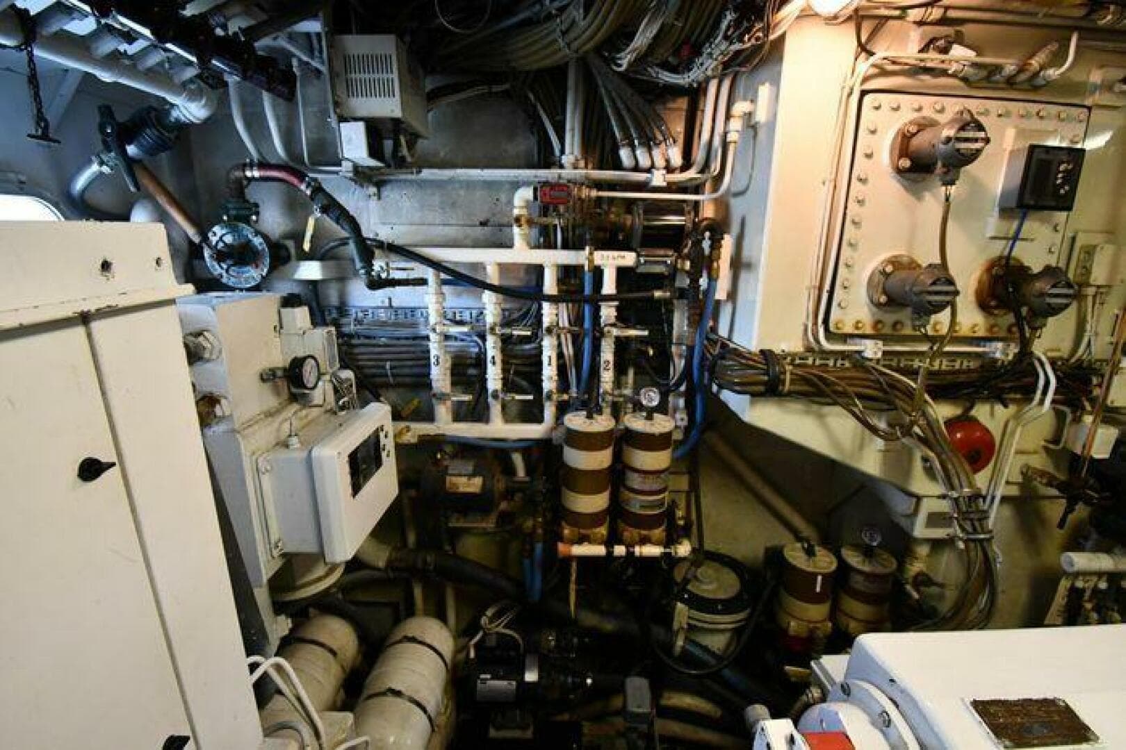 1986 Lowland 64 Pilot House Long Range — photo 177