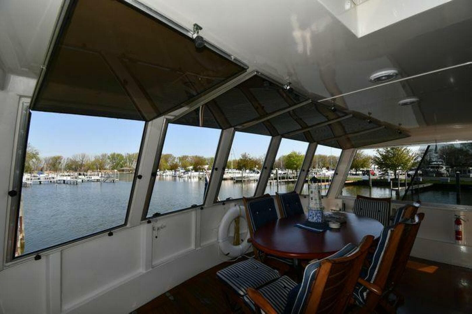 1986 Lowland 64 Pilot House Long Range — photo 27