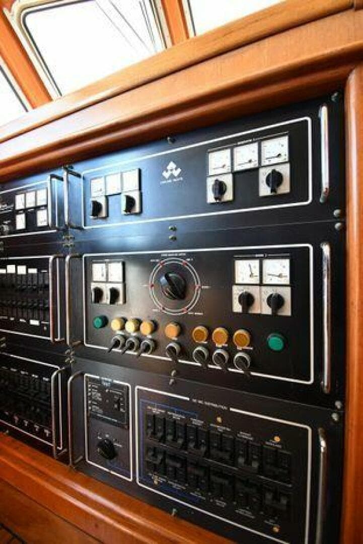 1986 Lowland 64 Pilot House Long Range — photo 195