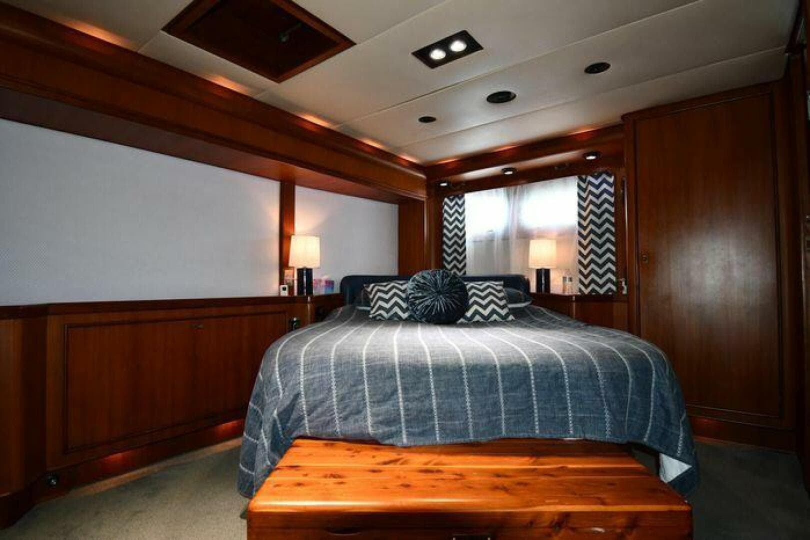 1986 Lowland 64 Pilot House Long Range — photo 145