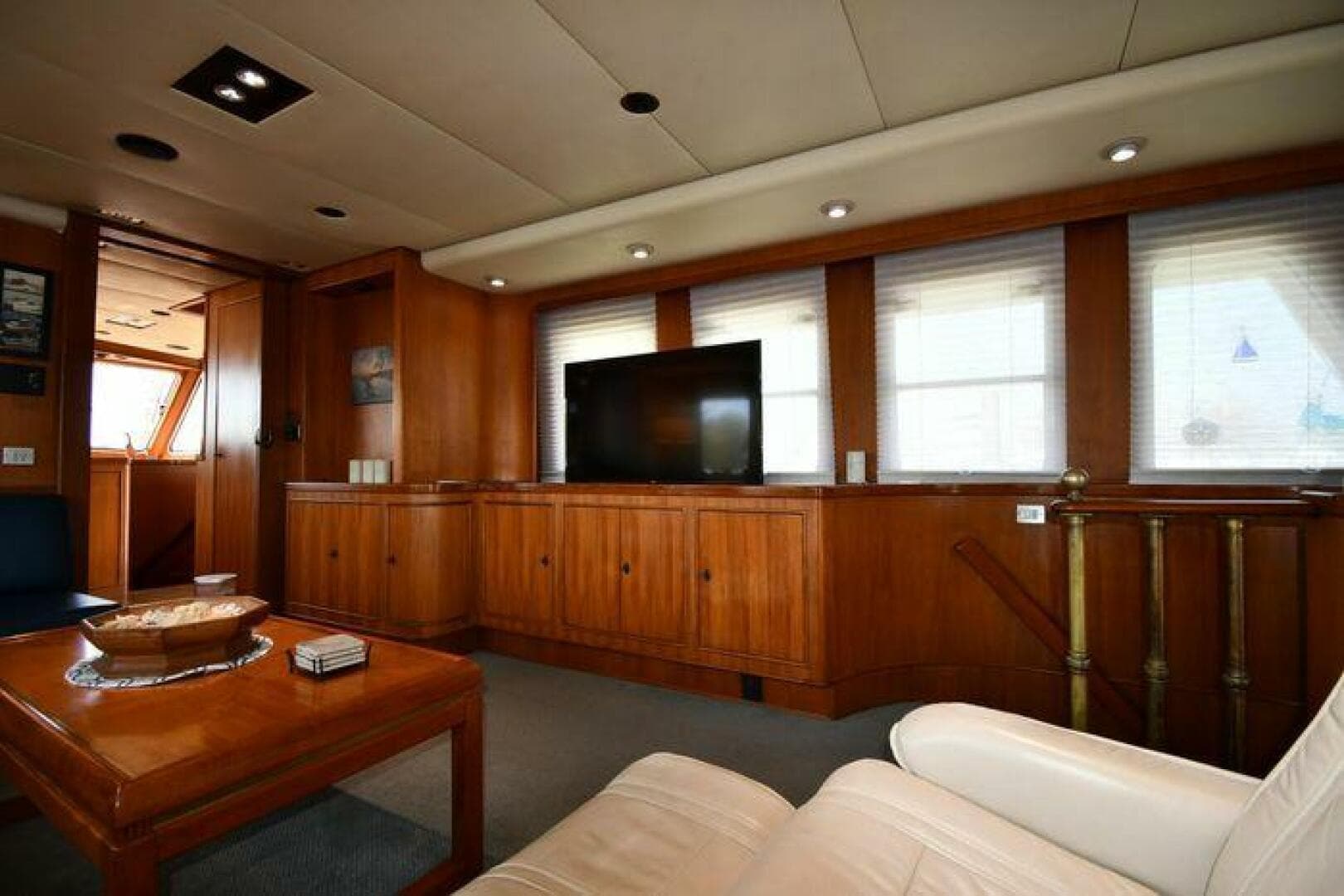 1986 Lowland 64 Pilot House Long Range — photo 93