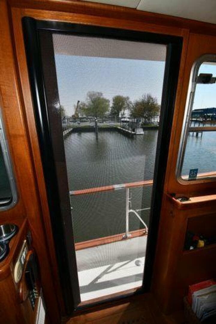 1986 Lowland 64 Pilot House Long Range — photo 92
