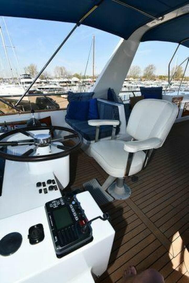 1986 Lowland 64 Pilot House Long Range — photo 35