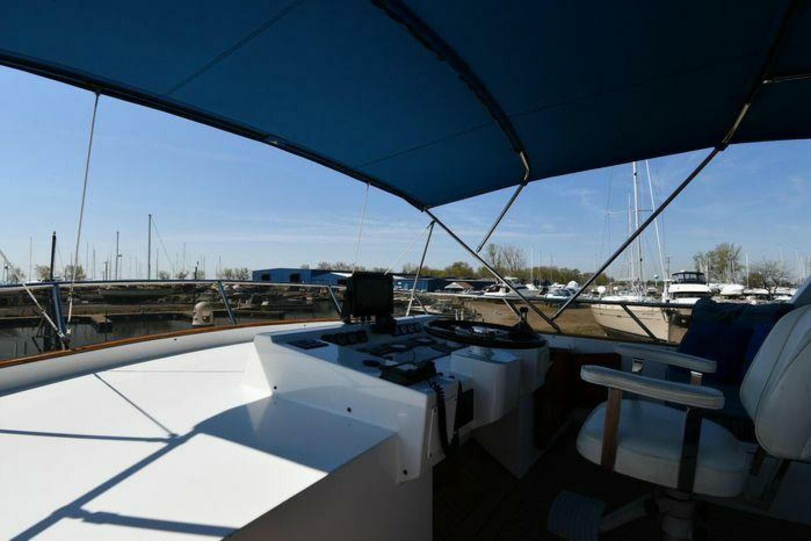 1986 Lowland 64 Pilot House Long Range — photo 31