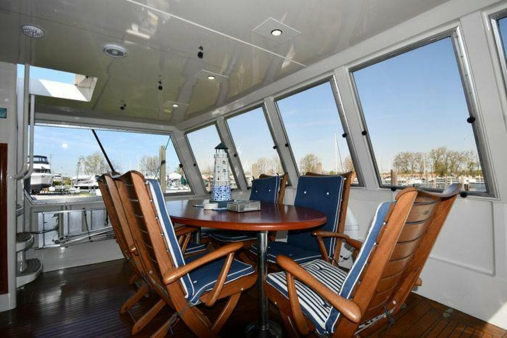 1986 Lowland 64 Pilot House Long Range — photo 24