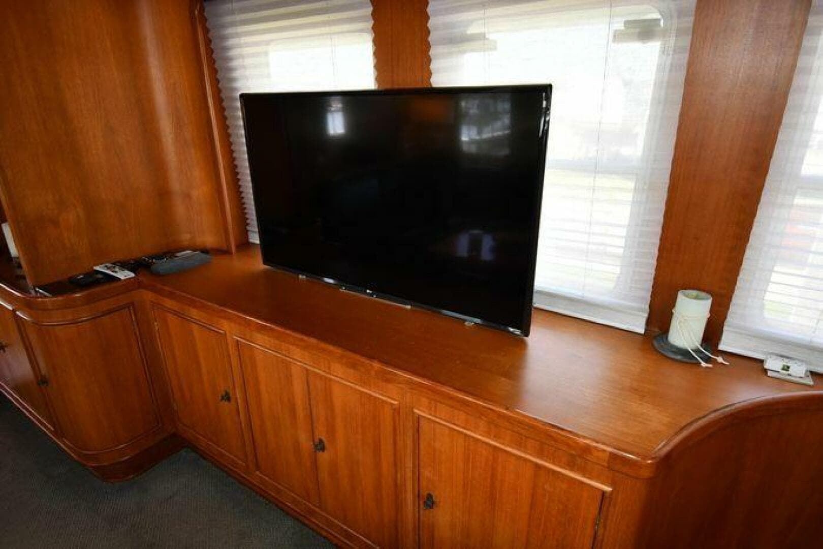 1986 Lowland 64 Pilot House Long Range — photo 193