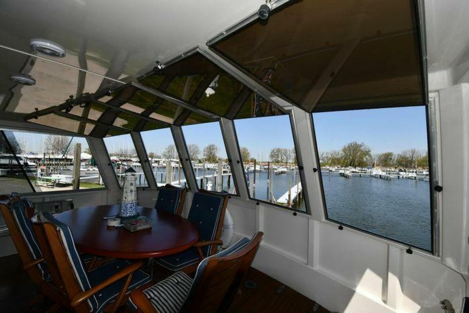 1986 Lowland 64 Pilot House Long Range — photo 26