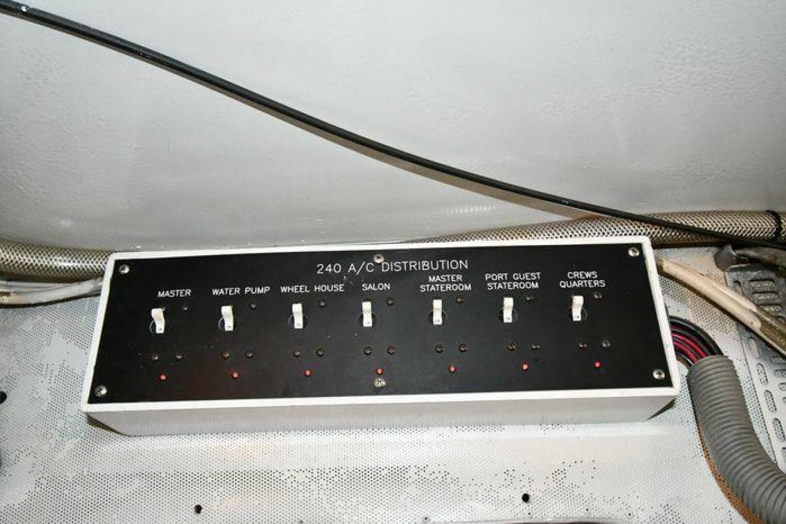 1986 Lowland 64 Pilot House Long Range — photo 180