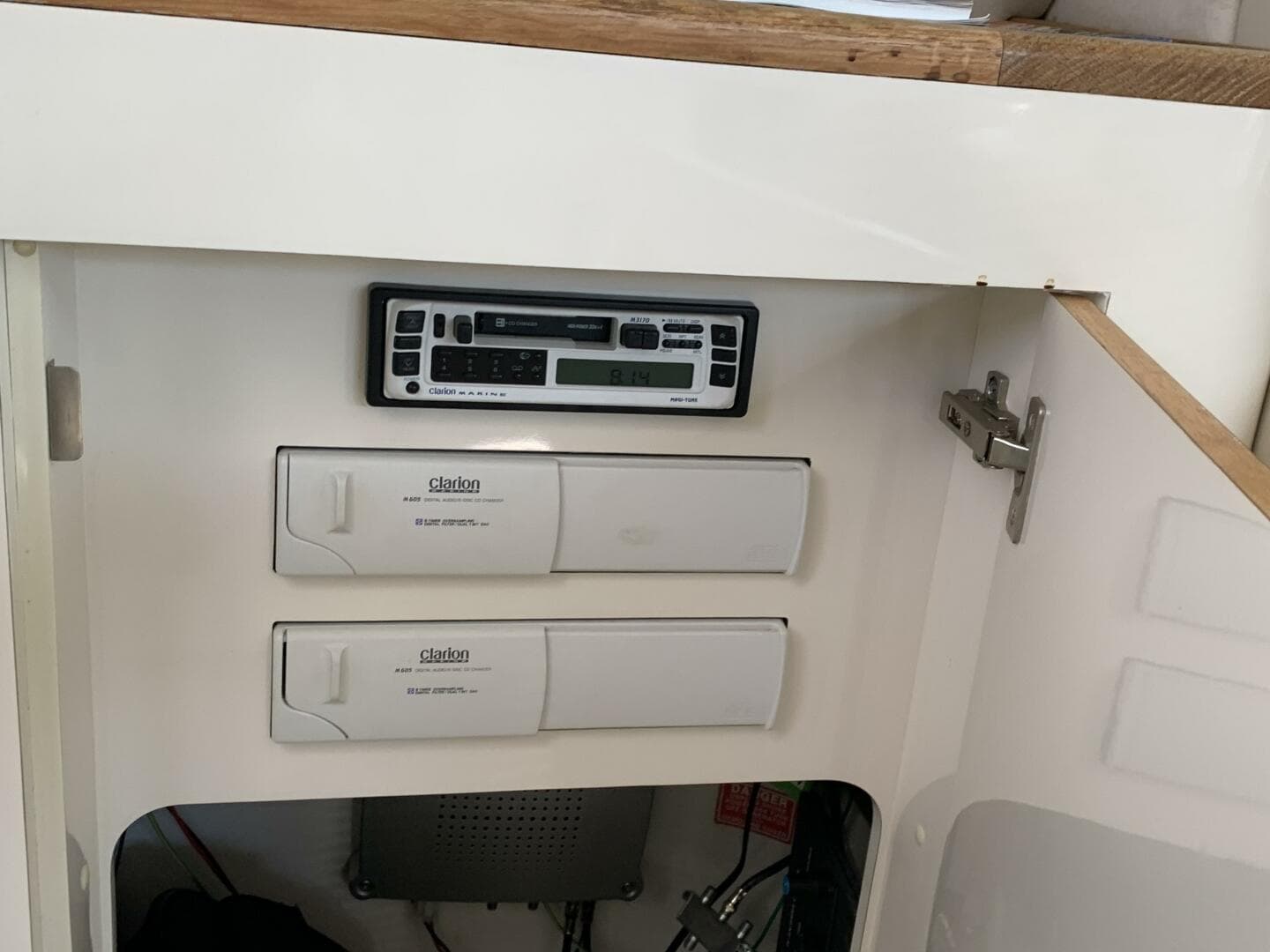 1997 Sea Ray 420 Aft Cabin — photo 70