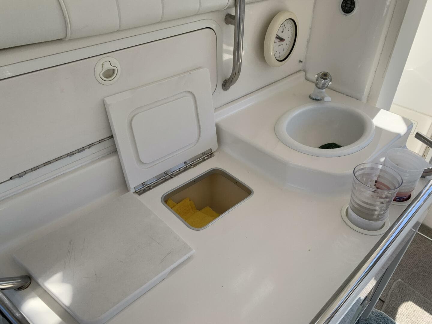 1997 Sea Ray 420 Aft Cabin — photo 102