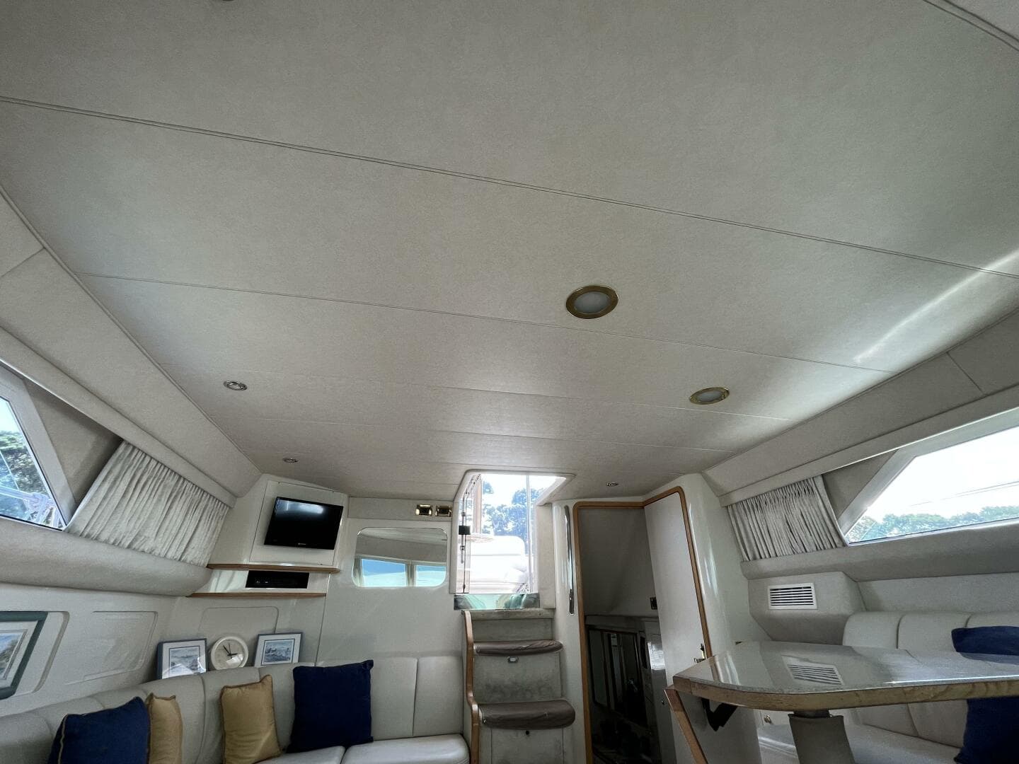 1997 Sea Ray 420 Aft Cabin — photo 51
