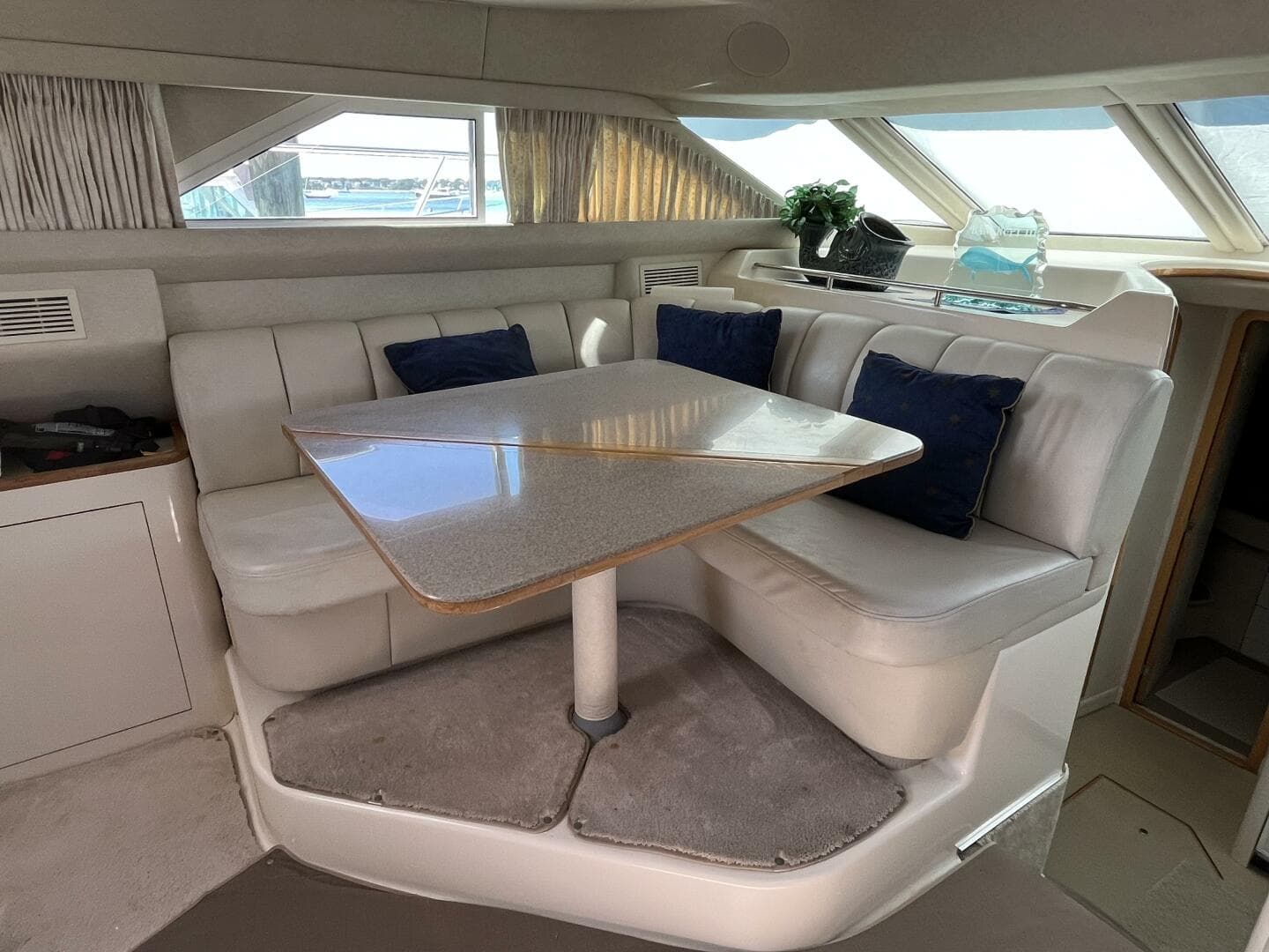 1997 Sea Ray 420 Aft Cabin — photo 55