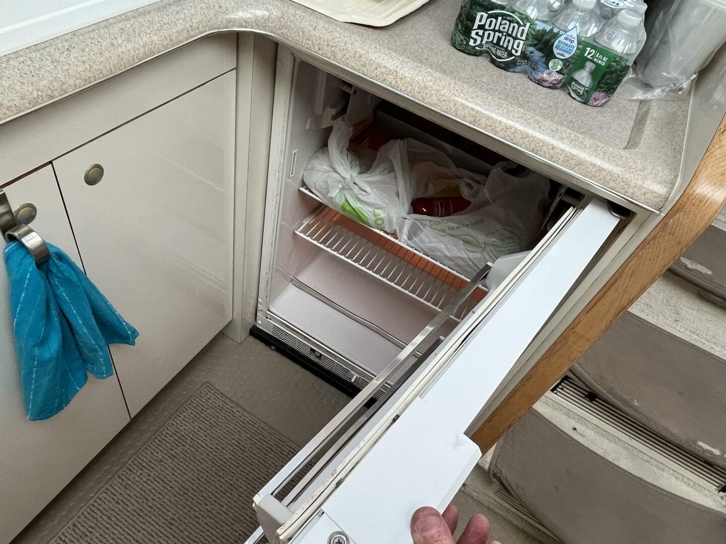 1997 Sea Ray 420 Aft Cabin — photo 75