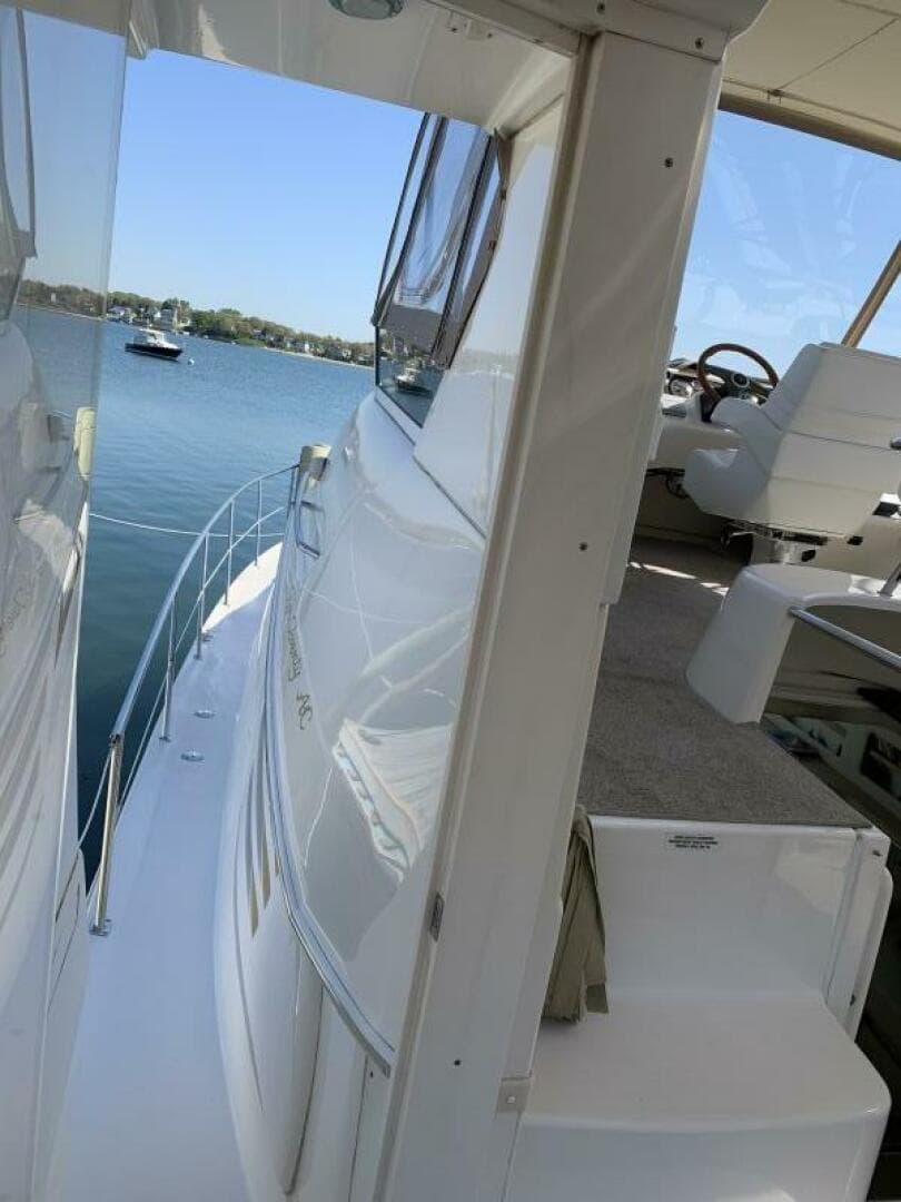 1997 Sea Ray 420 Aft Cabin — photo 22