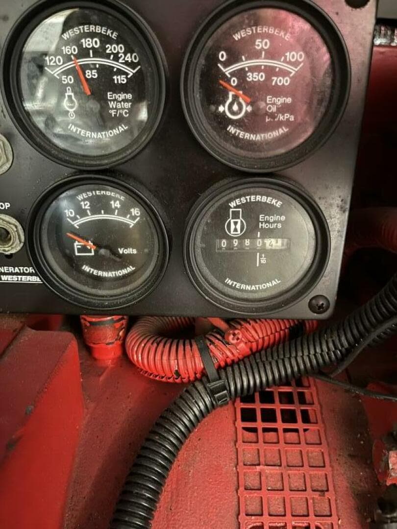 1997 Sea Ray 420 Aft Cabin — photo 121