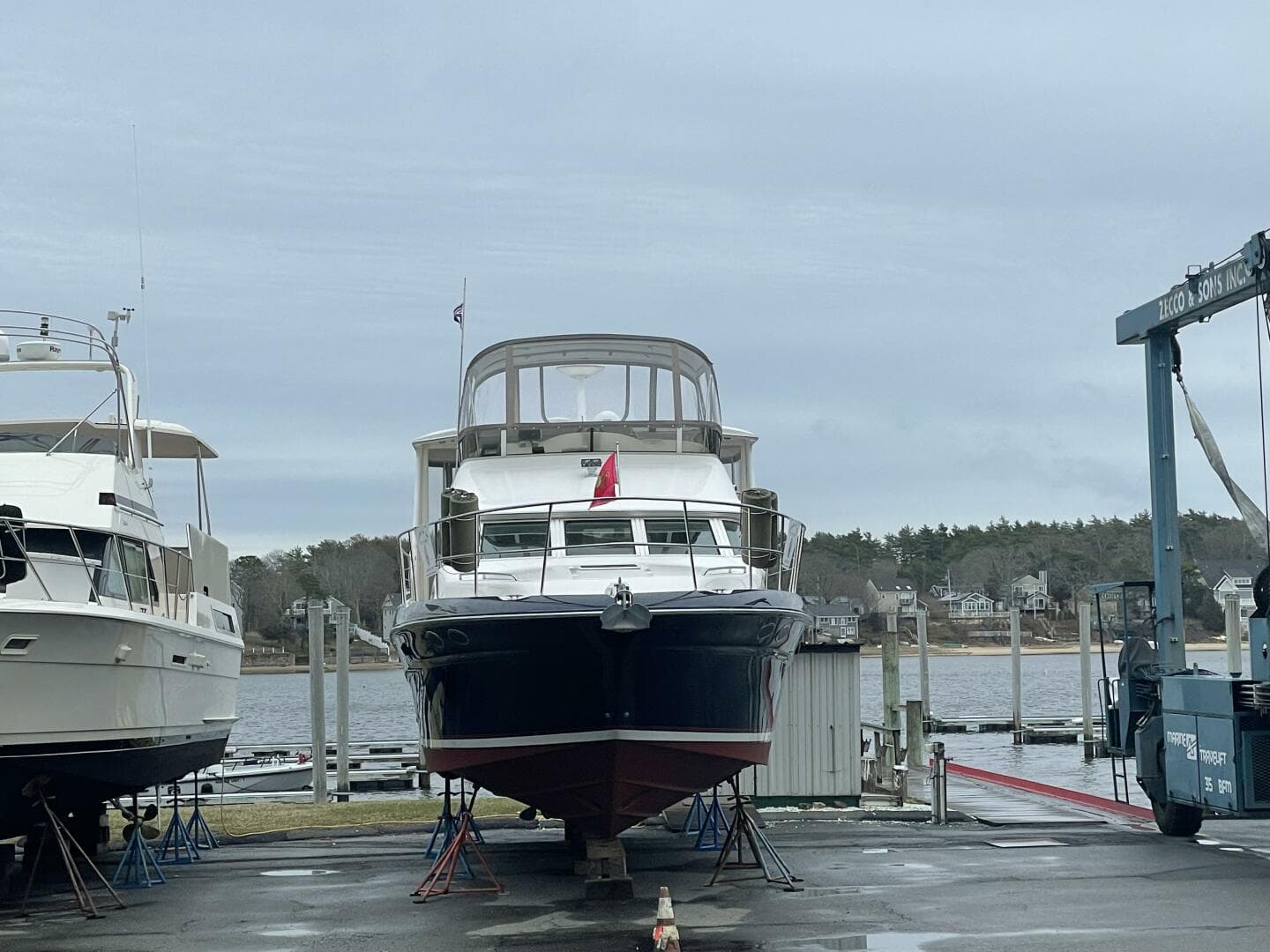 1997 Sea Ray 420 Aft Cabin — photo 8