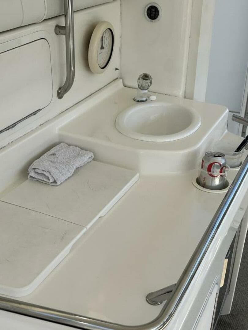 1997 Sea Ray 420 Aft Cabin — photo 101
