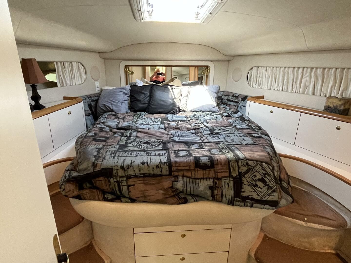 1997 Sea Ray 420 Aft Cabin — photo 77