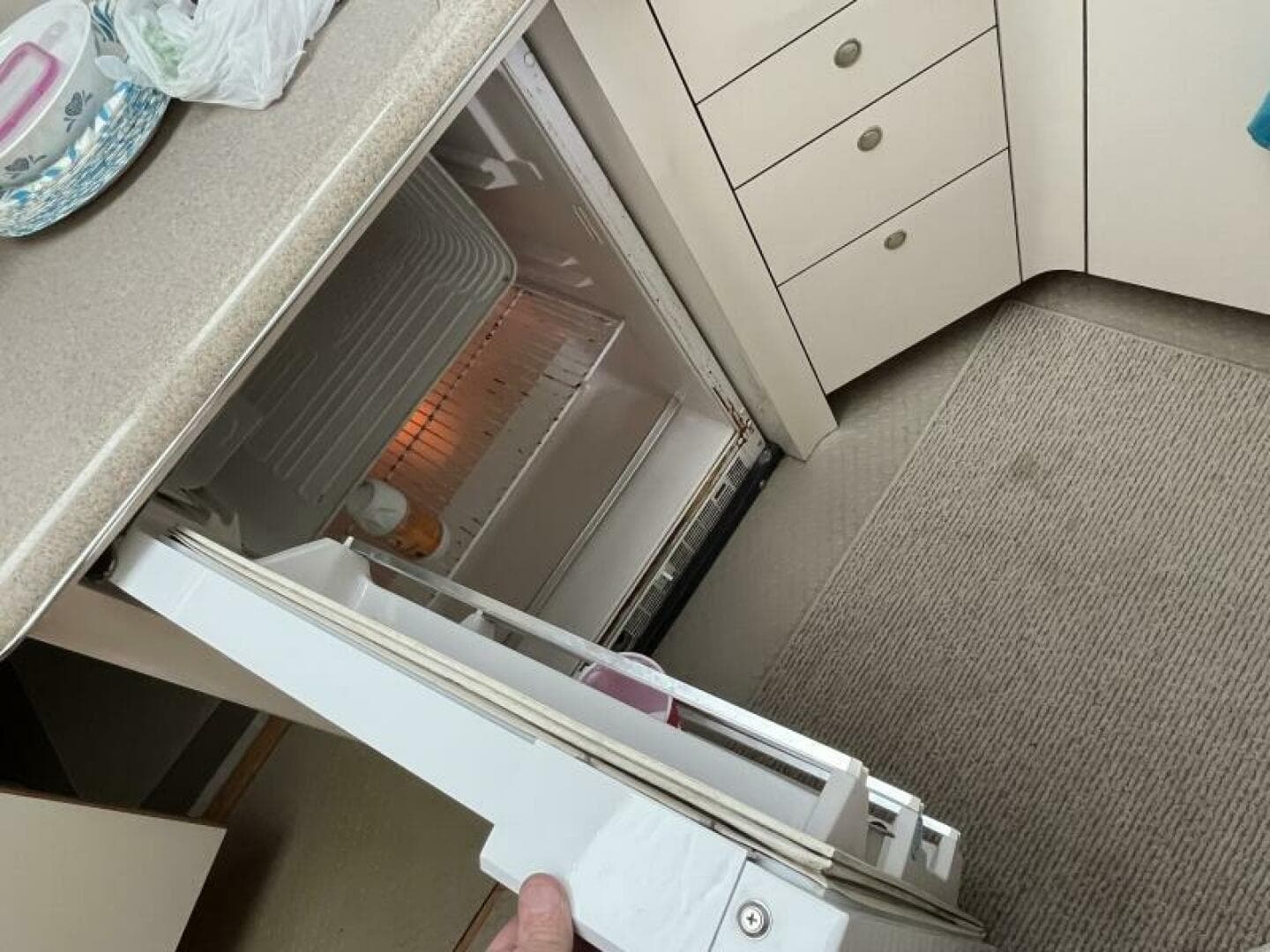 1997 Sea Ray 420 Aft Cabin — photo 76