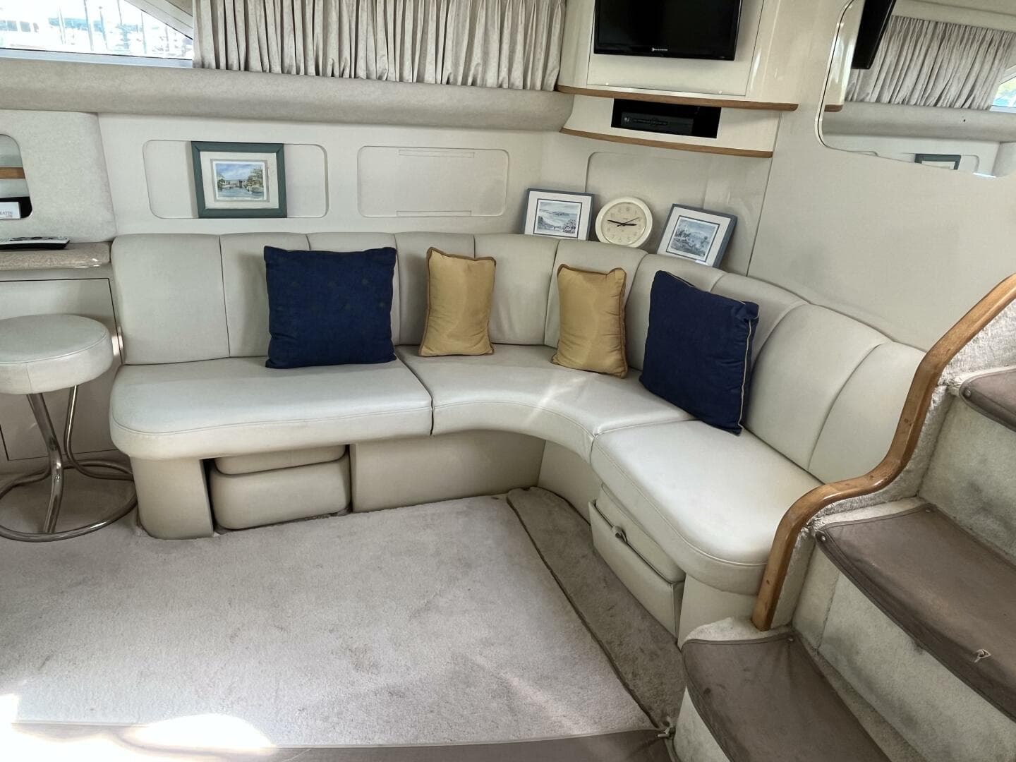 1997 Sea Ray 420 Aft Cabin — photo 59