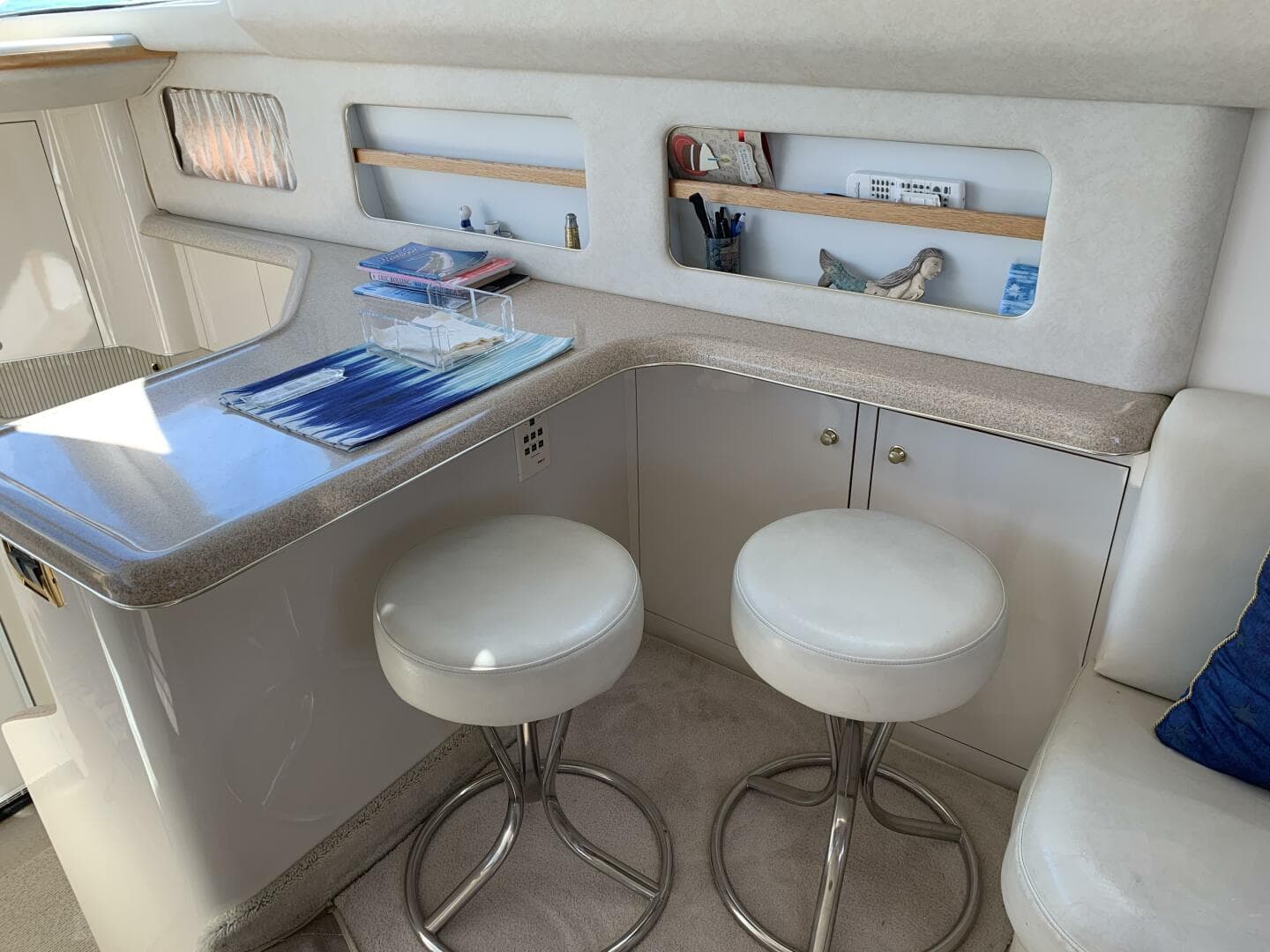 1997 Sea Ray 420 Aft Cabin — photo 67