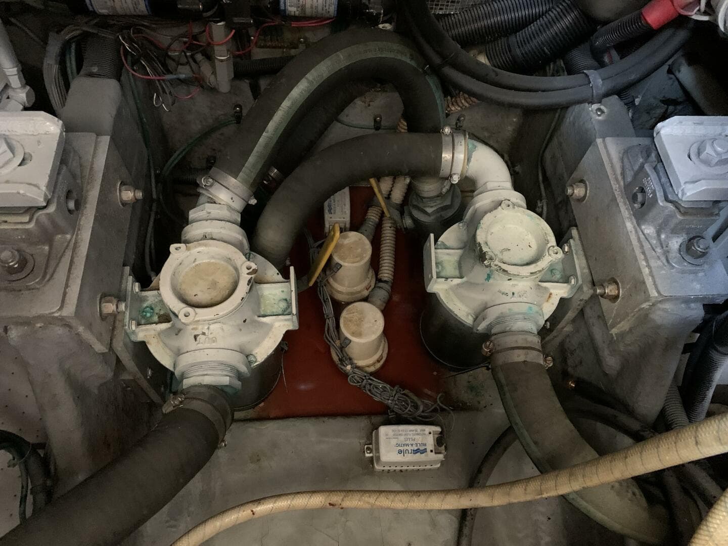 1997 Sea Ray 420 Aft Cabin — photo 124