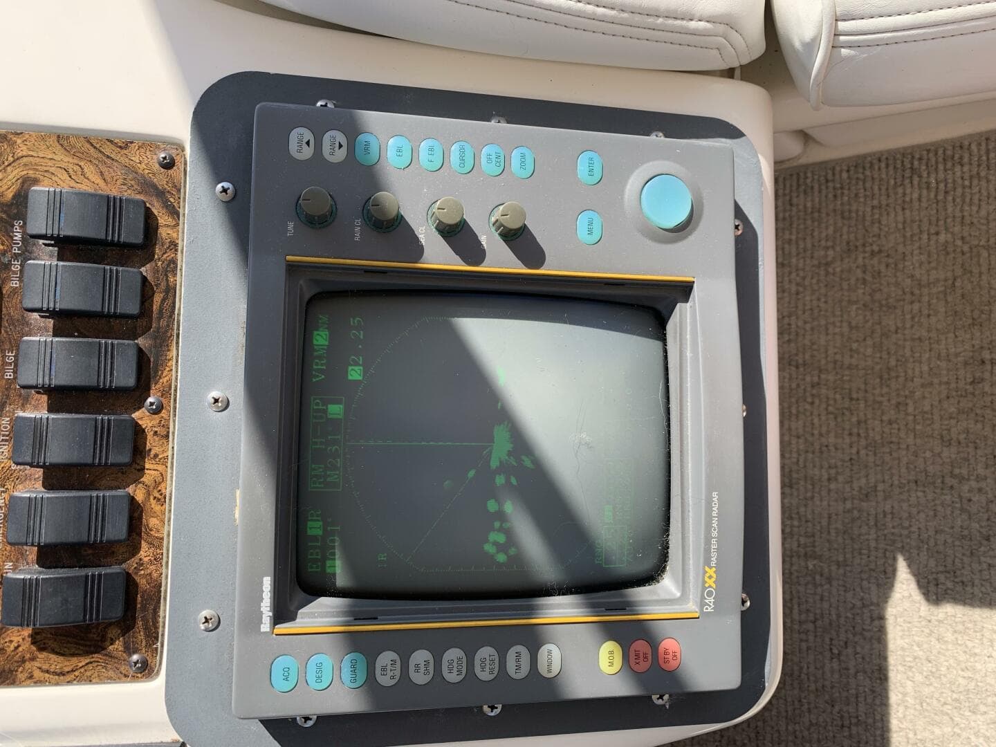 1997 Sea Ray 420 Aft Cabin — photo 38