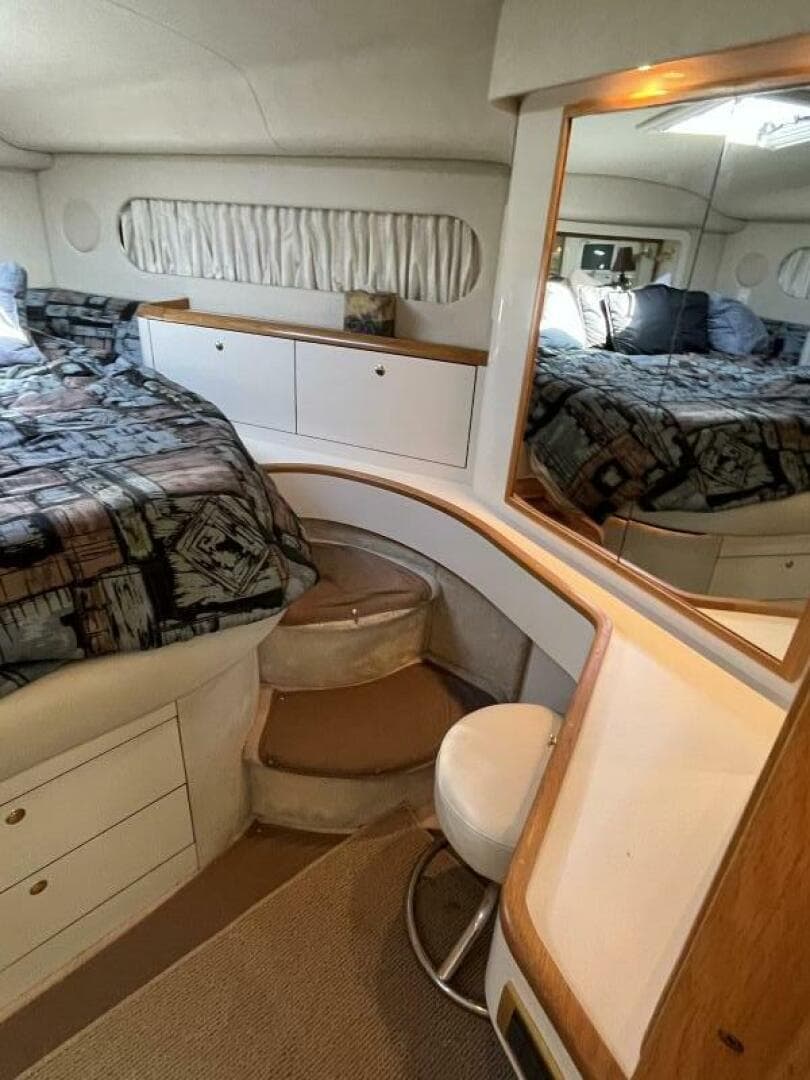 1997 Sea Ray 420 Aft Cabin — photo 81