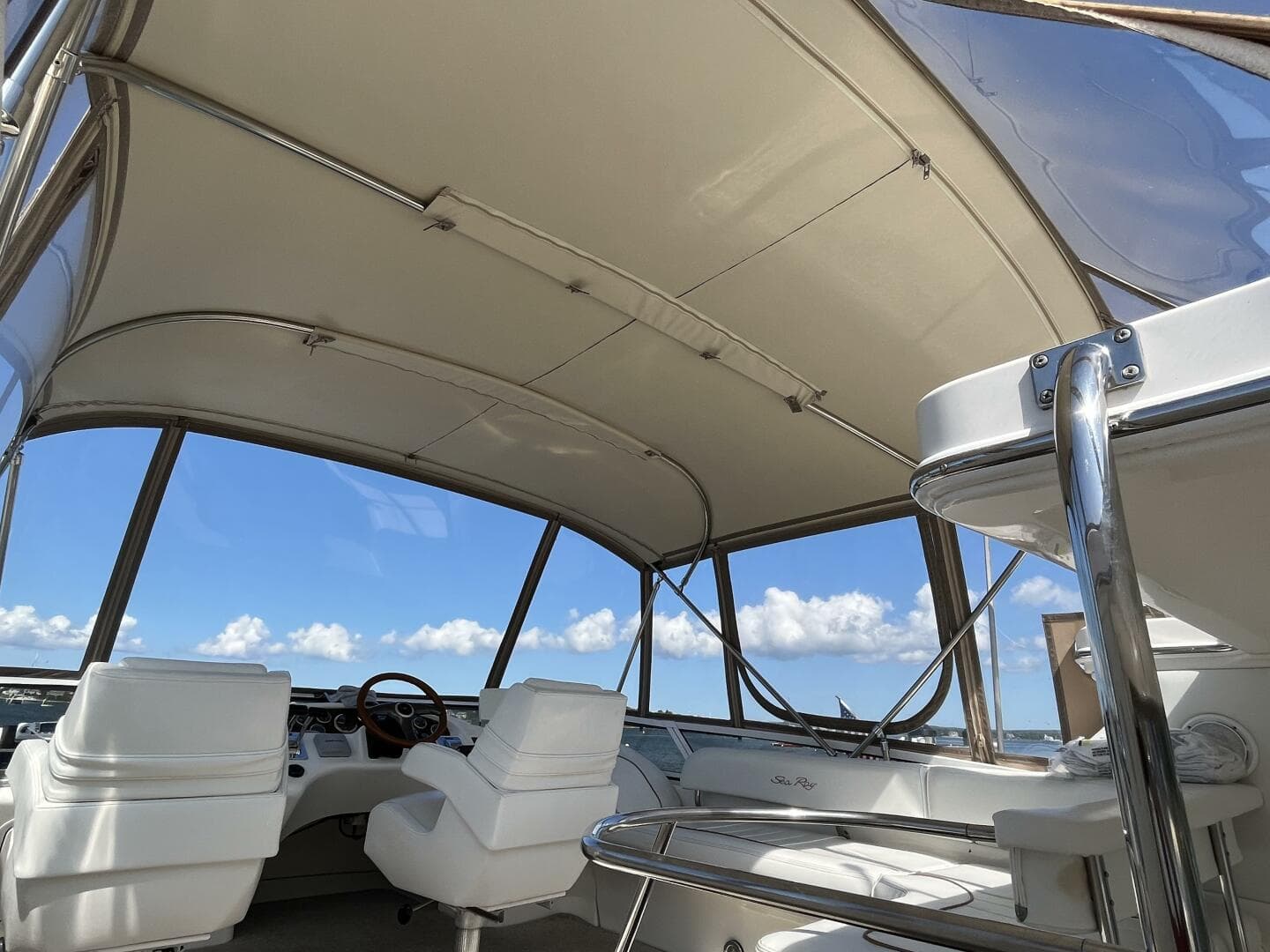 1997 Sea Ray 420 Aft Cabin — photo 29