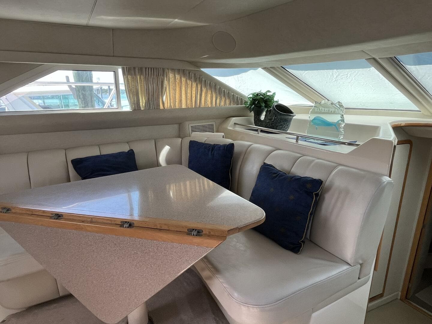 1997 Sea Ray 420 Aft Cabin — photo 56