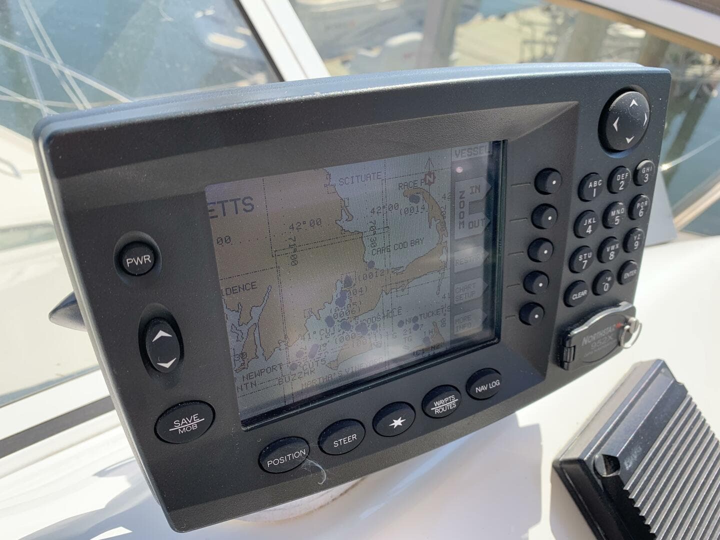 1997 Sea Ray 420 Aft Cabin — photo 36