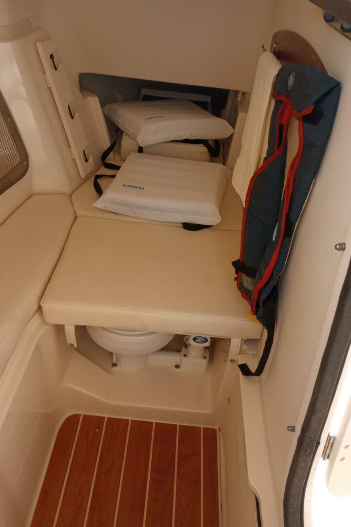 2016 Grady-White 307 Freedom — photo 13