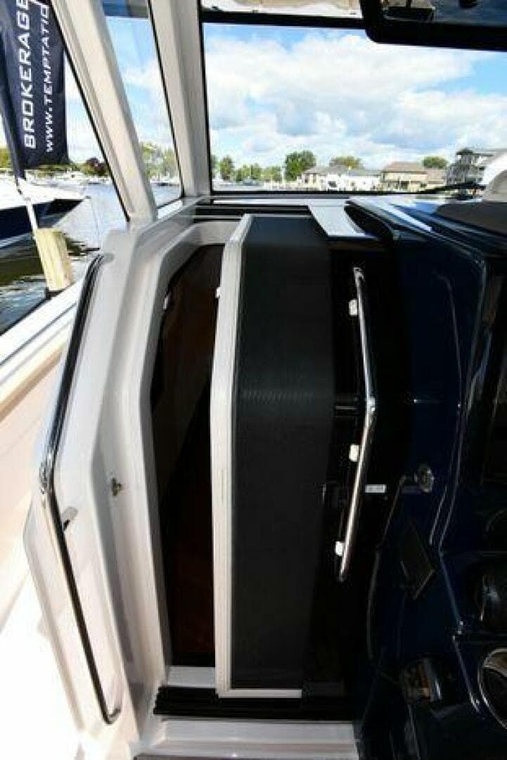 2019 Pursuit S 408 Sport — photo 55