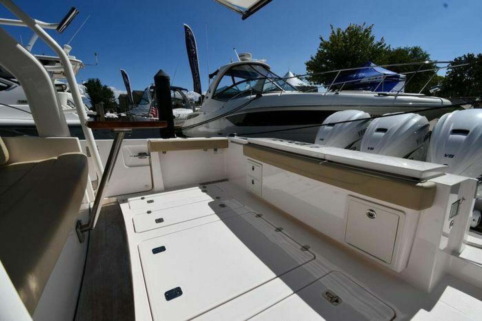 2019 Pursuit S 408 Sport — photo 26