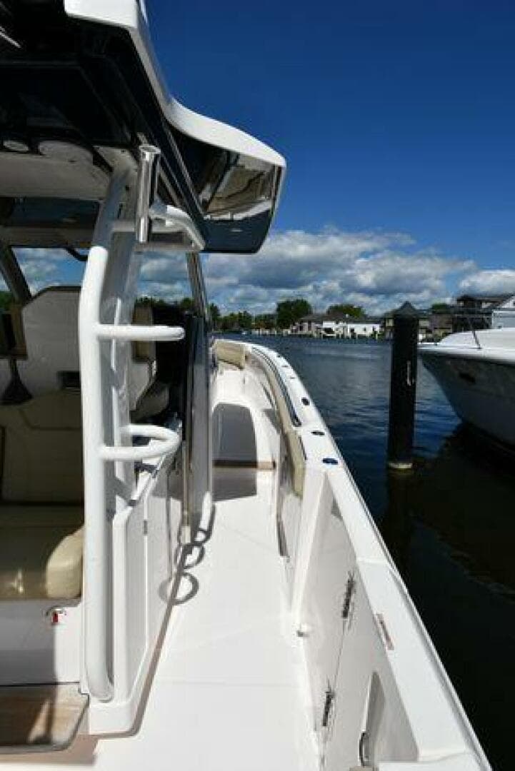 2019 Pursuit S 408 Sport — photo 38