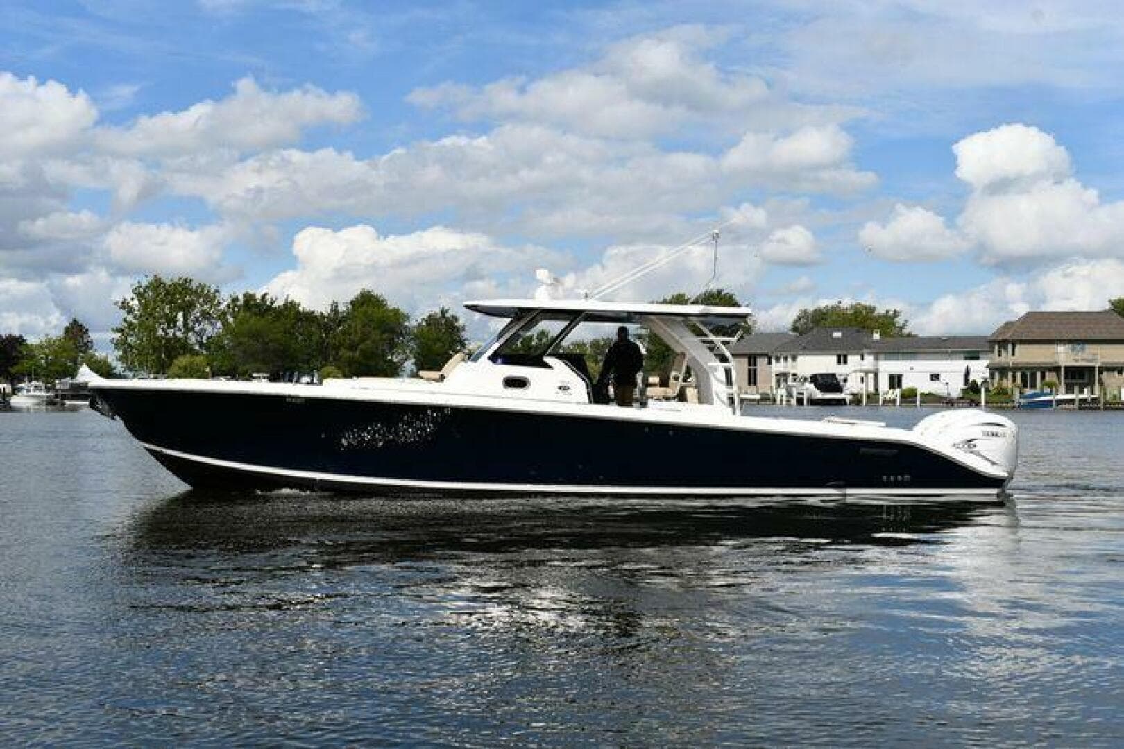 2019 Pursuit S 408 Sport — photo 2