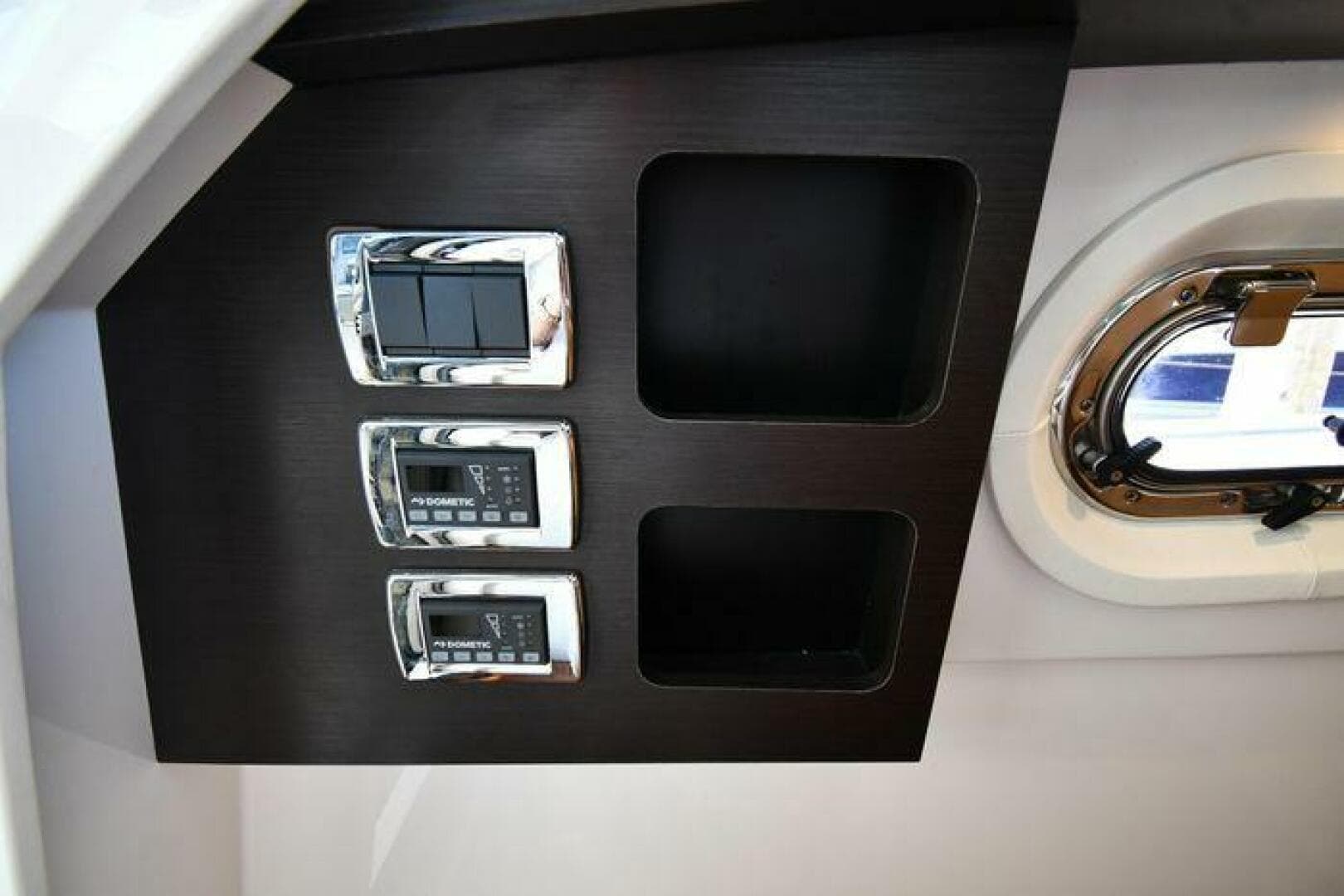 2019 Pursuit S 408 Sport — photo 65