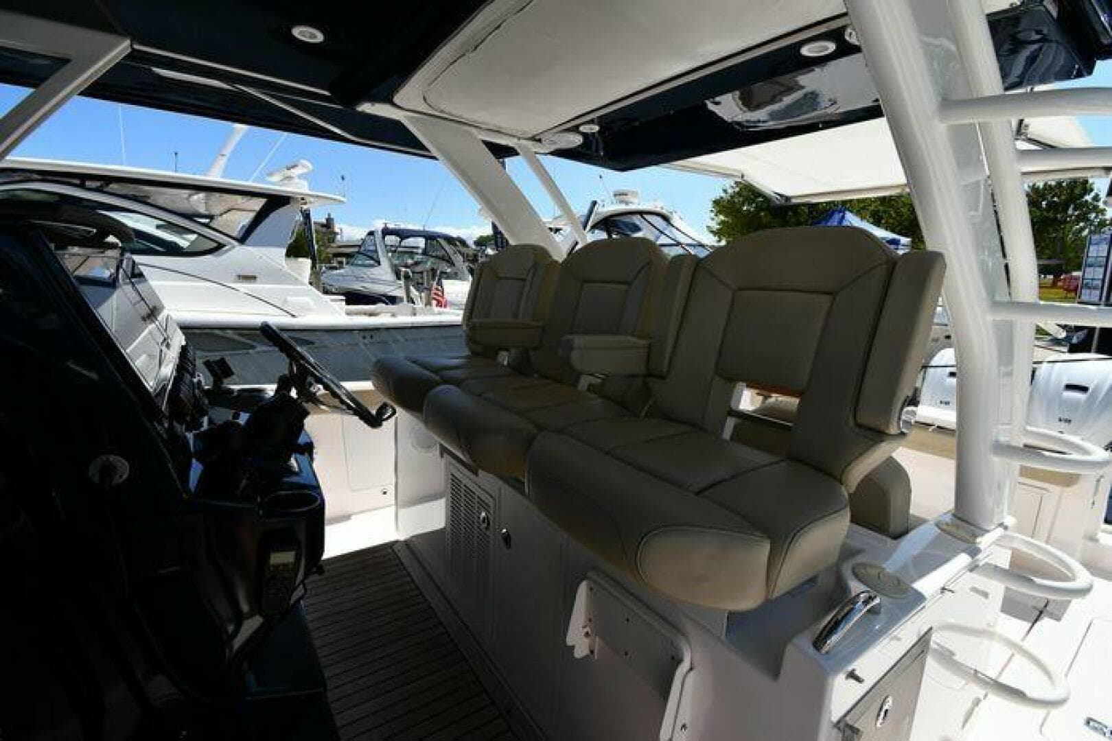 2019 Pursuit S 408 Sport — photo 19