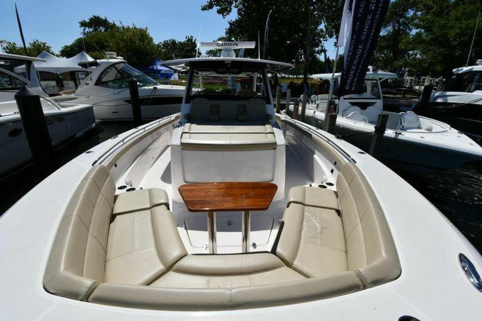 2019 Pursuit S 408 Sport — photo 7