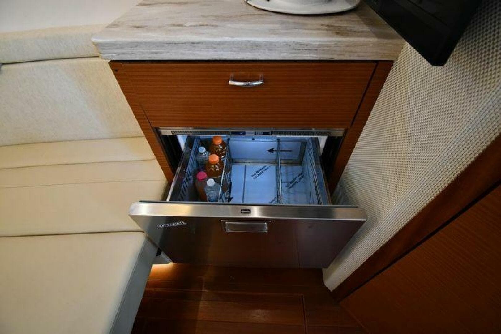 2019 Pursuit S 408 Sport — photo 62