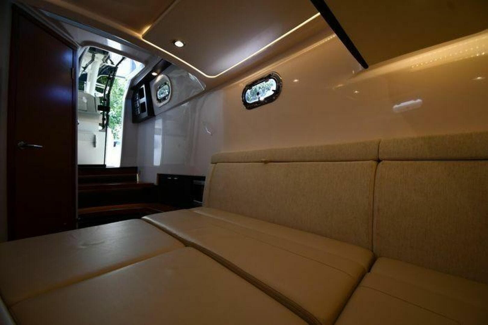 2019 Pursuit S 408 Sport — photo 60